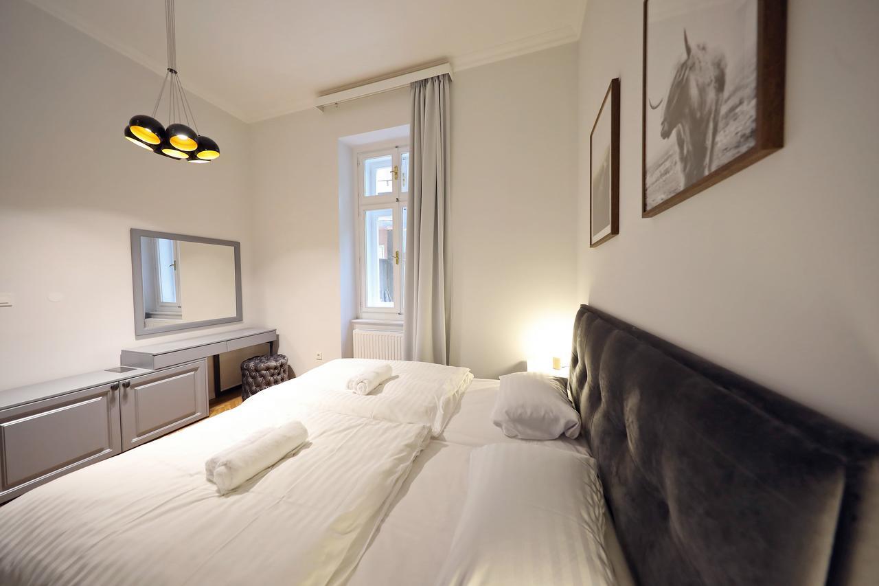 Central Apartments ซาเกร็บ ภายนอก รูปภาพ